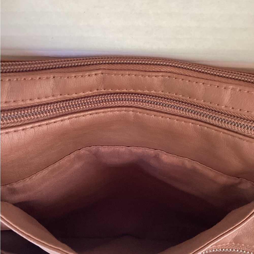 Bueno Bag Purse Brown Shoulder Adjustable Strap Zippers Pockets Leather - Picture 10 of 16